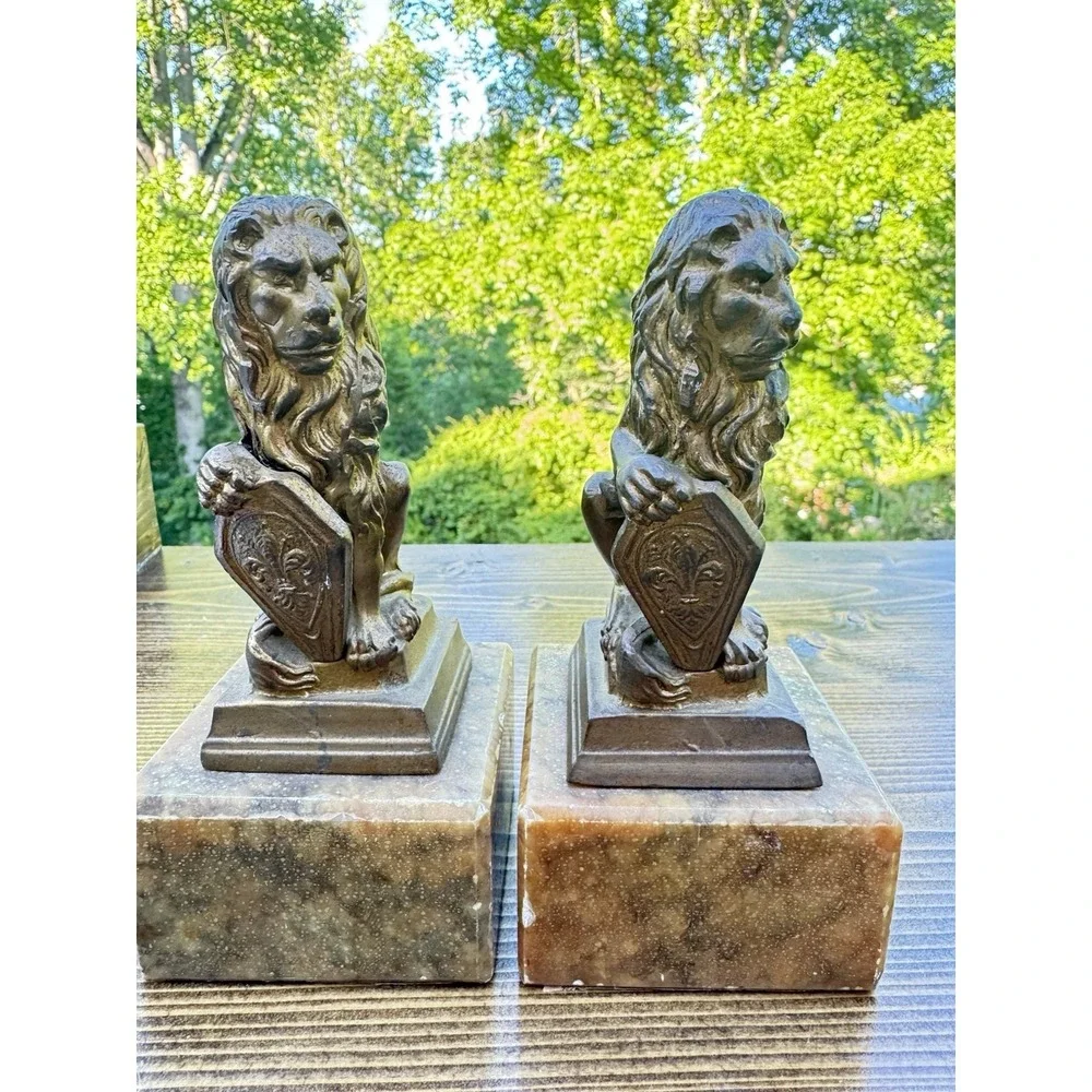 Vintage Lion Bookends Stone Base Heraldic Shield Old World Decor‎